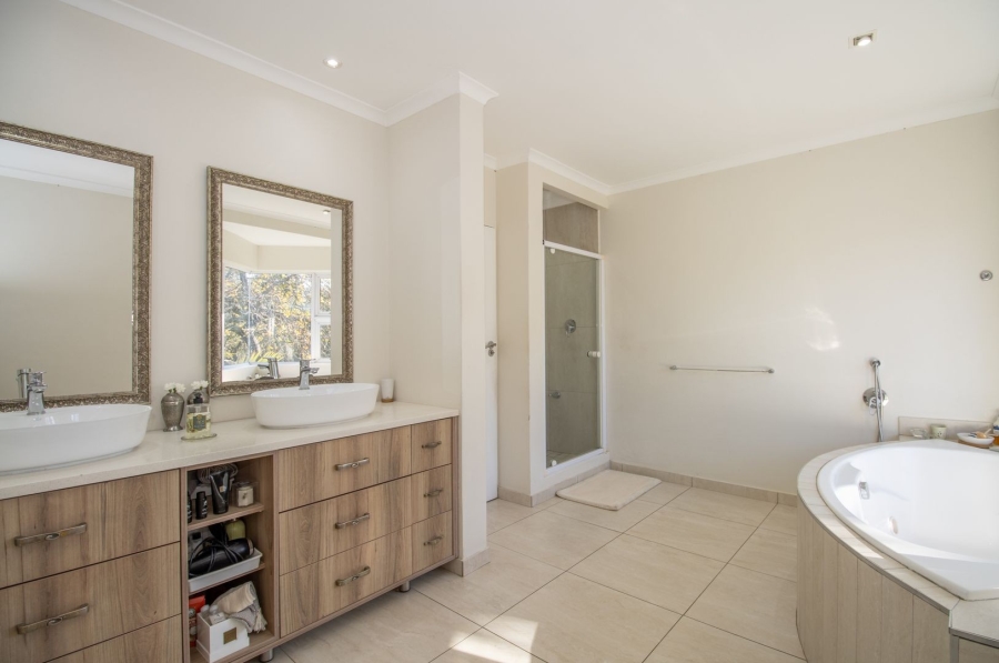 7 Bedroom Property for Sale in Constantia Western Cape